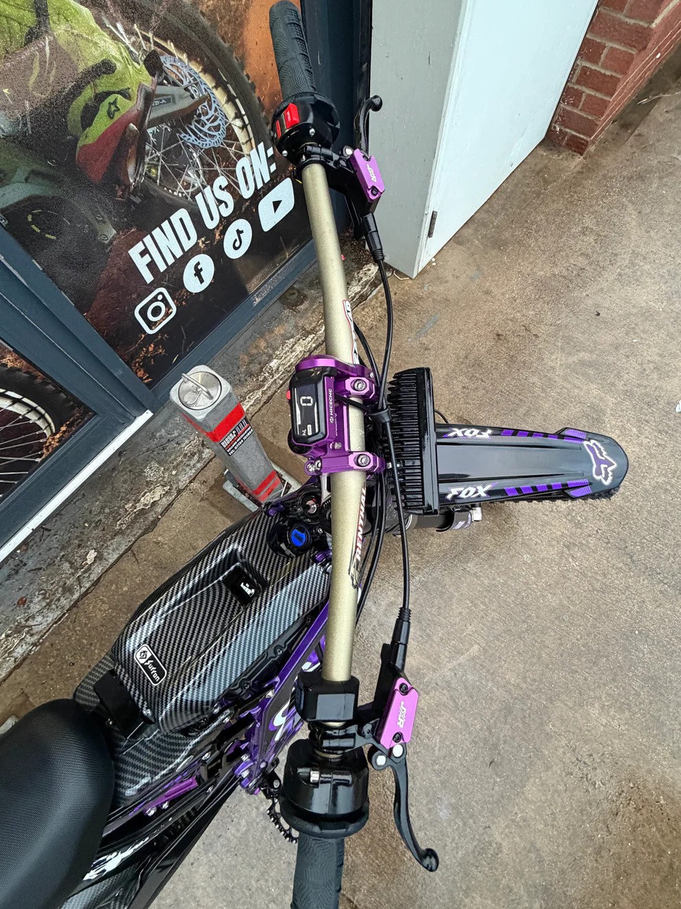 USED SUR RON 2023/4 LIGHT BEE X FOX