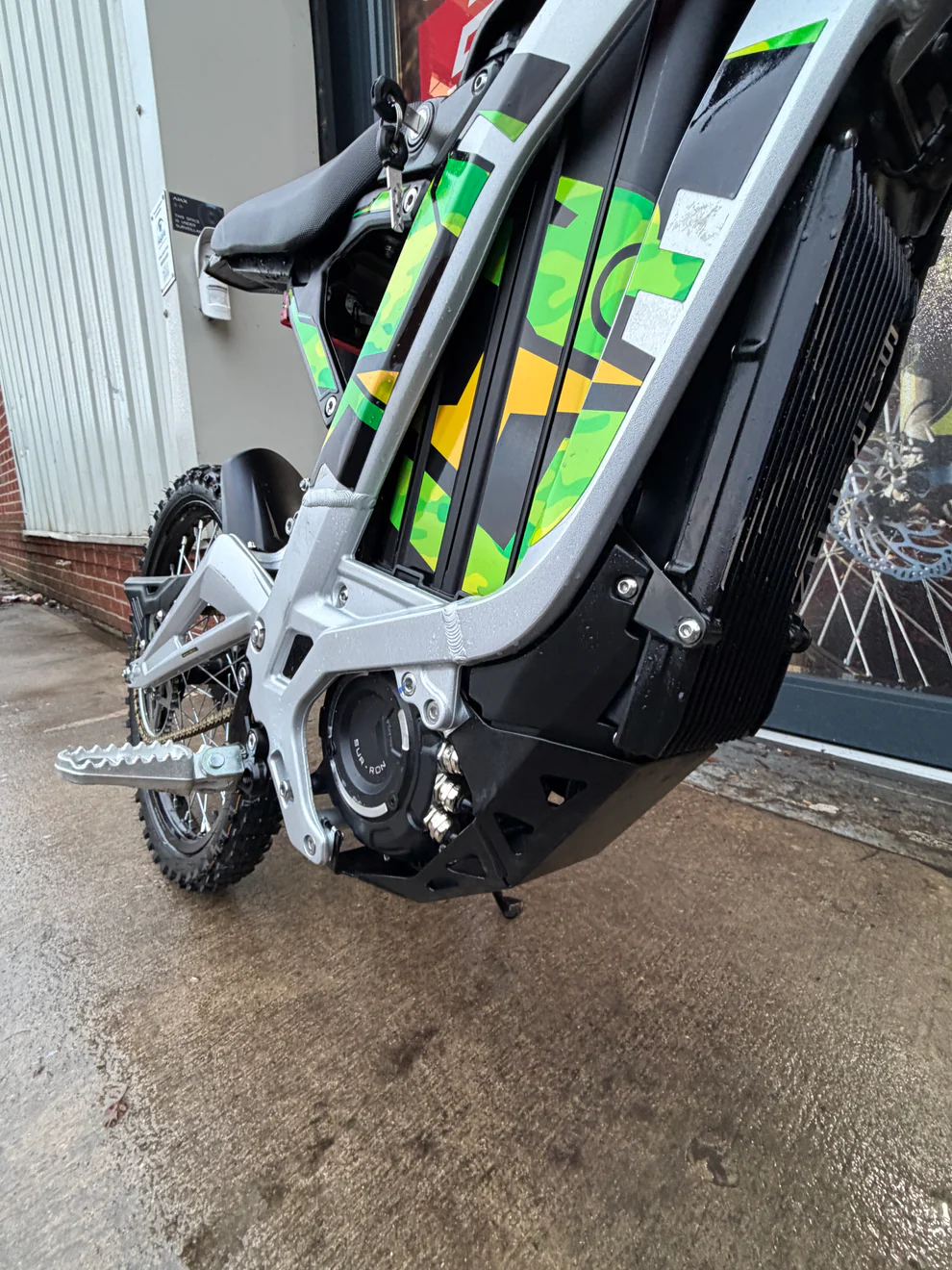 sed 2024 Sur Ron Light Bee Silver/Green