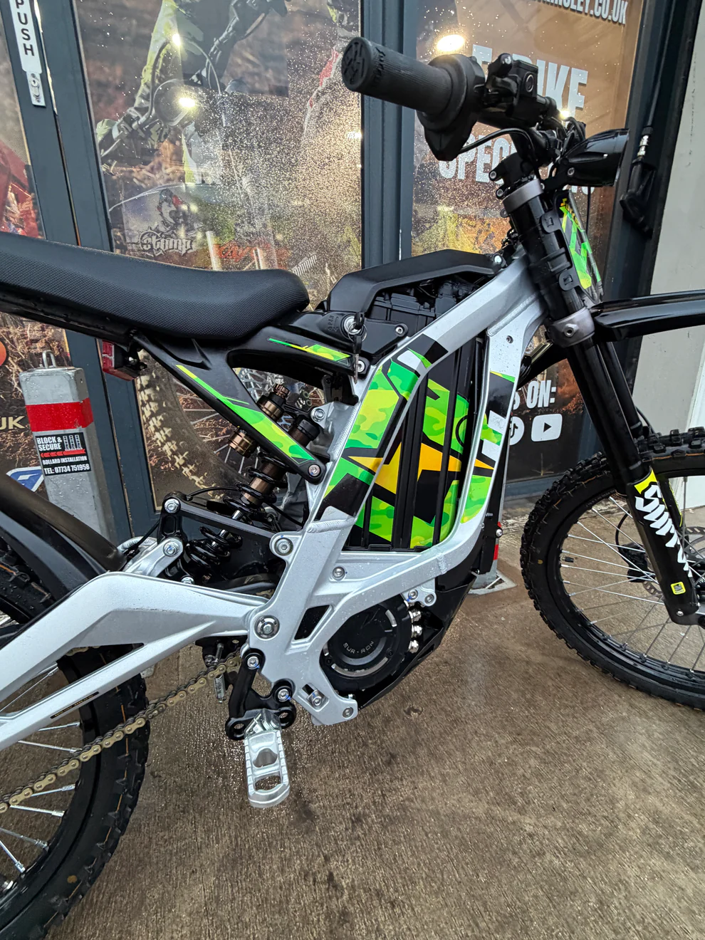 sed 2024 Sur Ron Light Bee Silver/Green