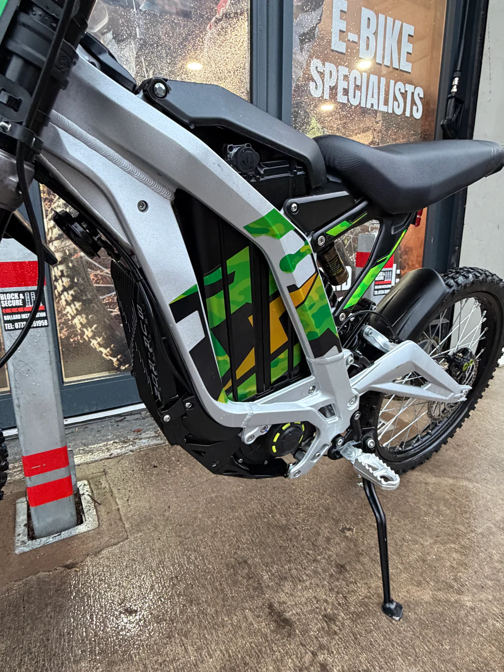 sed 2024 Sur Ron Light Bee Silver/Green